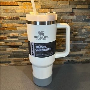 Stanley 40oz tumbler cream